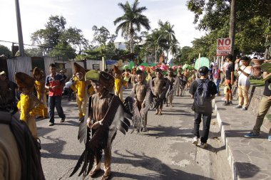 Buglasan Festivali 2014 kültürel dans geçit töreni