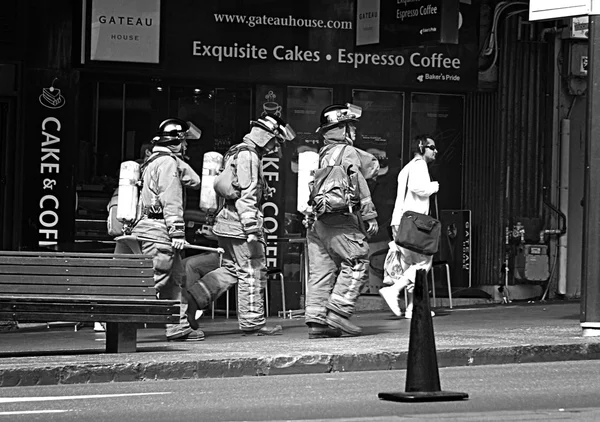 Fireman Auckland on street — Stock Photo, Image