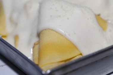 Krep pişirme teneke içinde