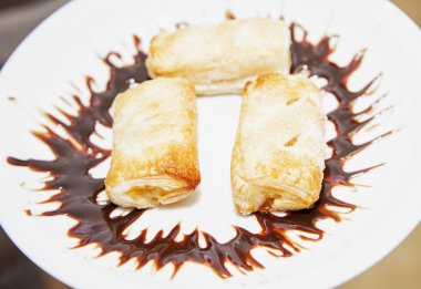 Plaka üzerinde hamur işleri