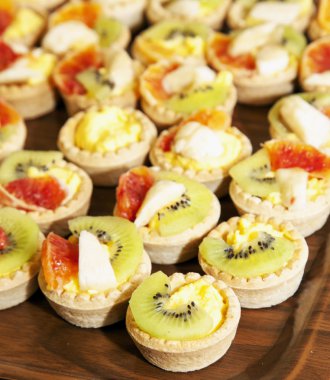 meyve ile hamur işleri