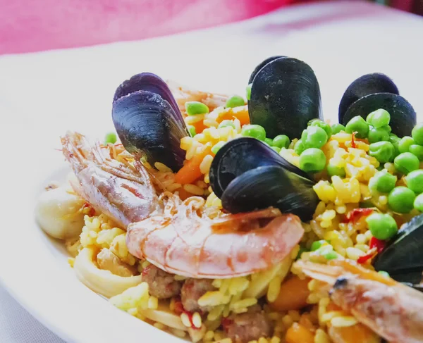 Paella com frutos do mar — Fotografia de Stock