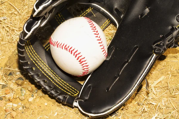 Baseball i handsken — Stockfoto