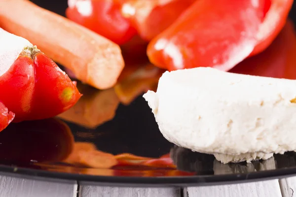 Vegetables and hummus — Stock Photo, Image