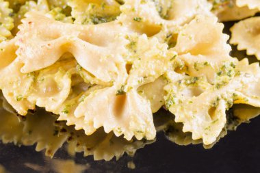 Agnolotti al pesto