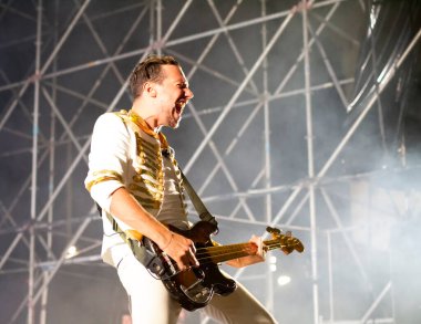 18 Temmuz 2021 - I Ministri, İtalyan rock grubu, 2021 Balena Festivali için Cenova, İtalya 'daki Porto Antico' daki Arena del Mare 'de canlı performans