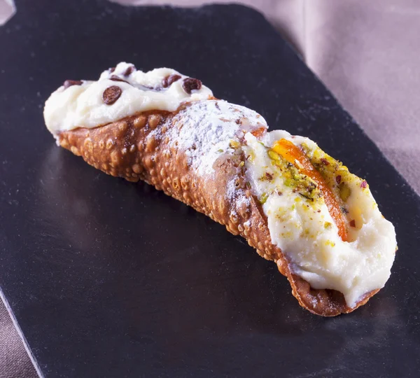 Cannolo — стокове фото