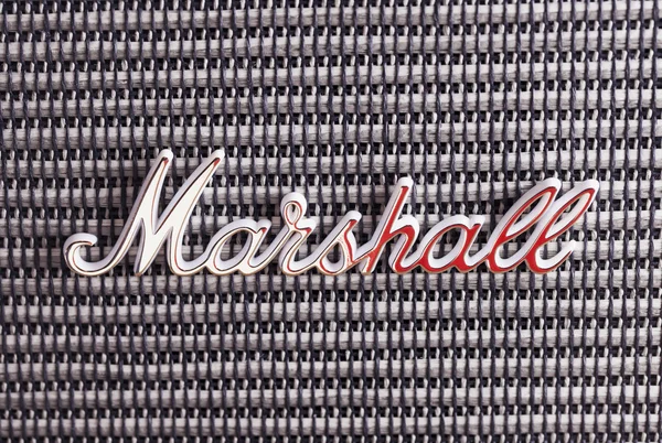 Логотип Marshall на усилителе — стоковое фото