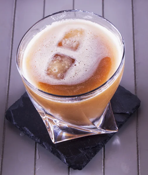 Cocktail with ice — Stock Photo, Image