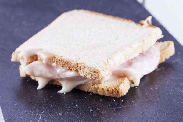 Üzerinde siyah taş tost — Stok fotoğraf