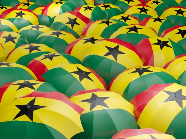 Paraplyer med flagga ghana — Stockfoto