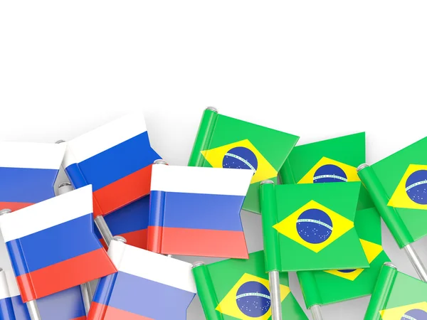 Flaggen Russlands und Brasiliens isoliert auf weiß — Stockfoto