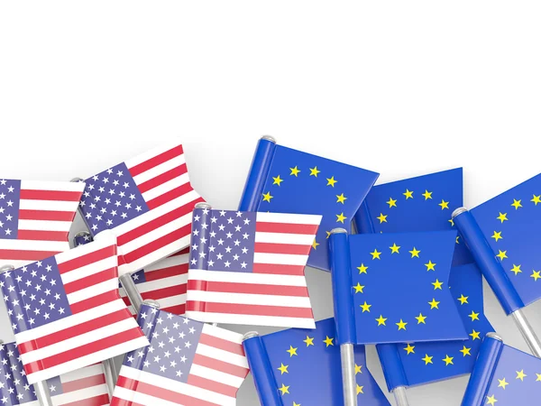 Bandeiras dos EUA e da UE isoladas em branco — Fotografia de Stock