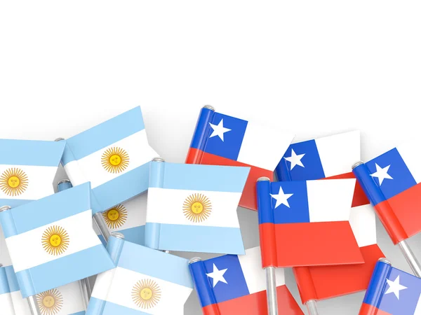 白で隔離チリとアルゼンチンの国旗 — ストック写真