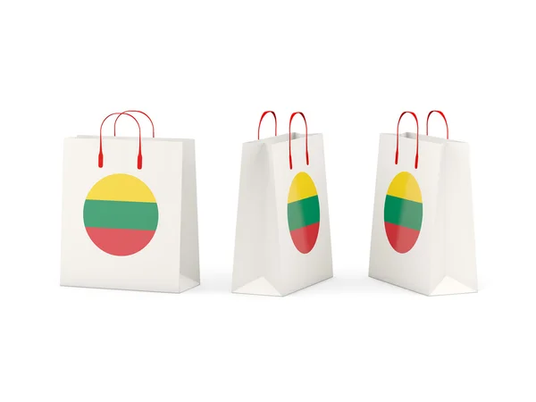 Bandiera della lituania sulle borse della spesa — Foto Stock