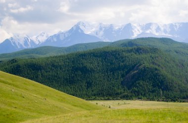 Altay dağlarının eteklerinde