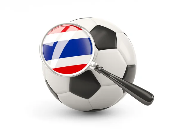 Fußball mit vergrößerter thailändischer Fahne — Stockfoto