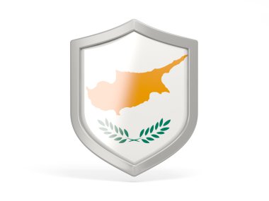 Kıbrıs bayrağı ile kalkan kutsal kişilerin resmi