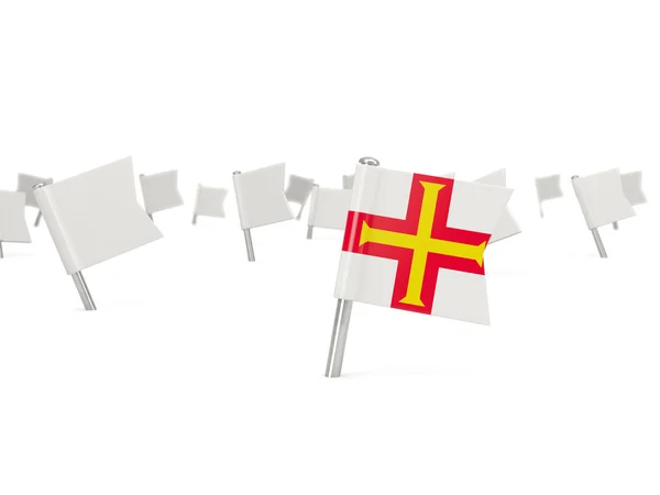 Fyrkantiga stift med flagga guernsey — Stockfoto