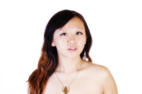 Horizontal ombro nu retrato mulher chinesa com colar — Fotografia de Stock