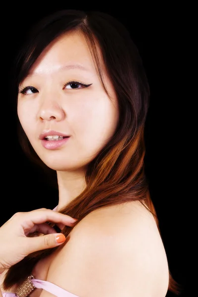 Par-dessus l'épaule portrait attrayant femme chinoise — Photo