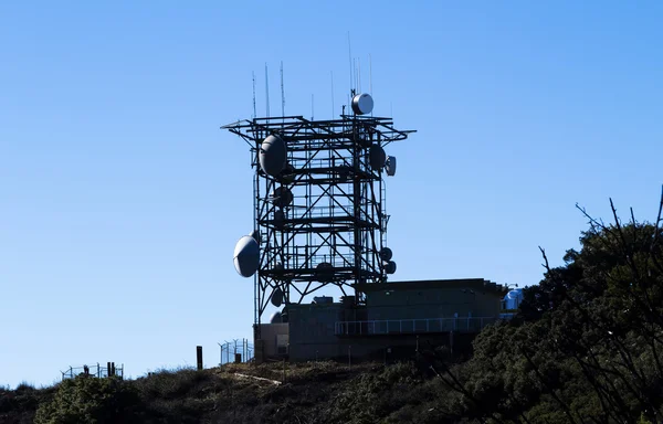 Communication Tower Against Blue Sky Mount Diablo California — Stock Photo, Image