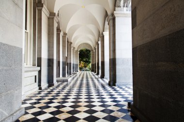 California State Capitol binasının ön sundurma