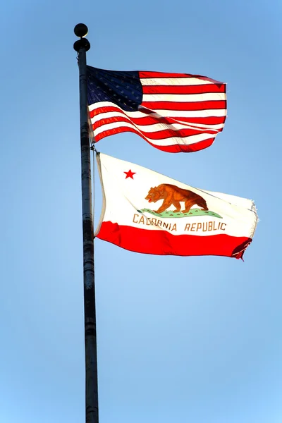 Backlit United States And California Flags Blue Sky — Stock Photo, Image