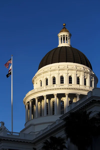 Plan serré du bâtiment du Capitole de l'État de Californie — Photo