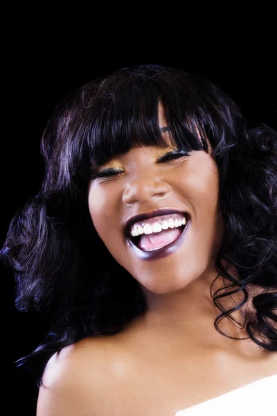 Büyük gülmek Afrikalı-Amerikalı kadın açık ağız — Stok fotoğraf