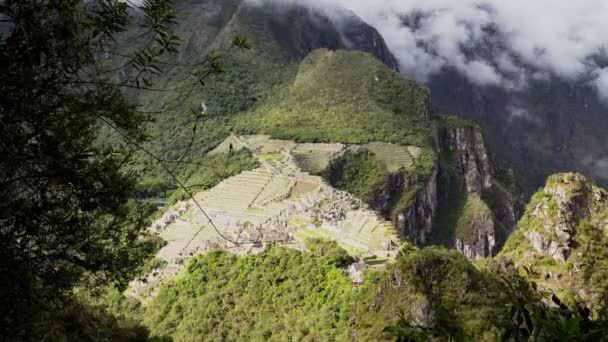 Time-Lapse wolken Over Moutain pieken van Machu Picchu — Stok video