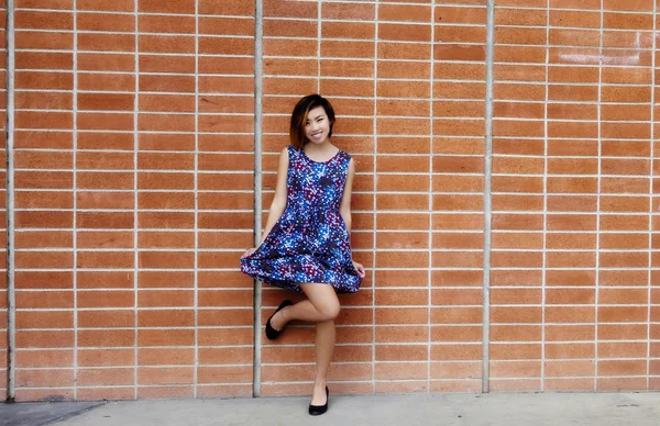 Smiling Skinny Asian American Woman Standing Outdoors — Stock Photo, Image