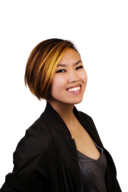 Gülümseyen portre Asya Amerikalı kadın kazak ceket