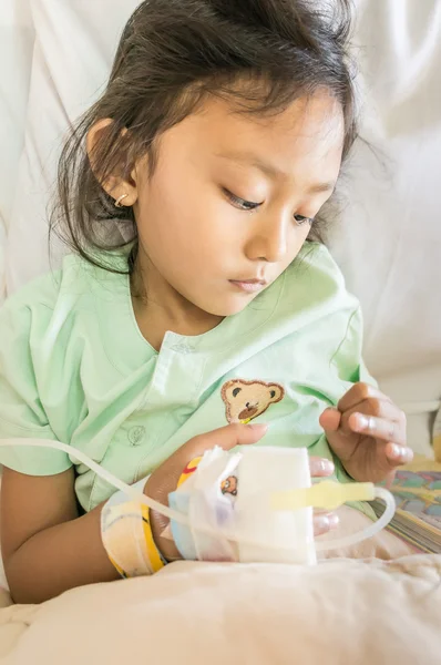 Asian Child Hospital Patient Feeling Bored — Stockfoto