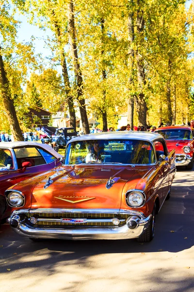 Oldtimer zeigen Fluss-Klassiker — Stockfoto