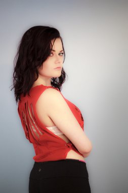 Bayan beyaz mavi arka plan