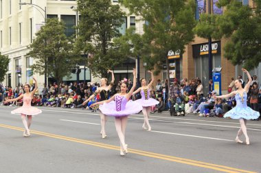 Victoria'nın en büyük geçit töreni,