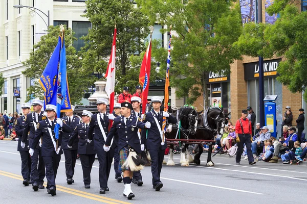 Marching tilalmak vannak parádé — Stock Fotó