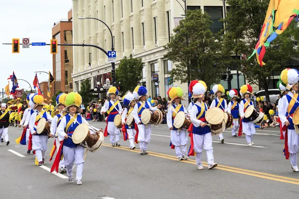 Marching Kitiltja parádé — Stock Fotó