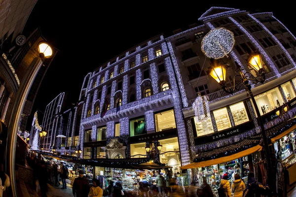 Рождественский рынок в Будапеште — стоковое фото