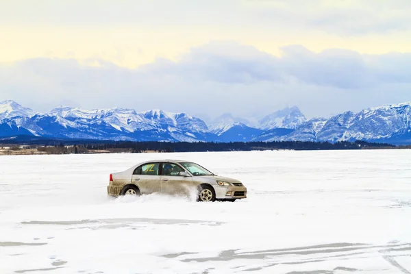 Carreras de coches en hielo —  Fotos de Stock