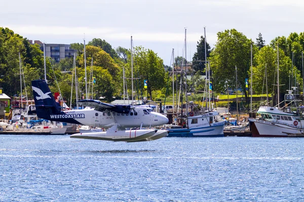 Drukke Float Plane verkeer In prachtige Victoria Harbor — Stockfoto