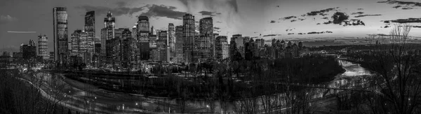 Calgary Innenstadt im Panorama — Stockfoto