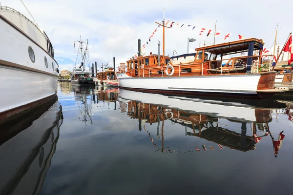 Retro boten In de haven van Victoria — Stockfoto