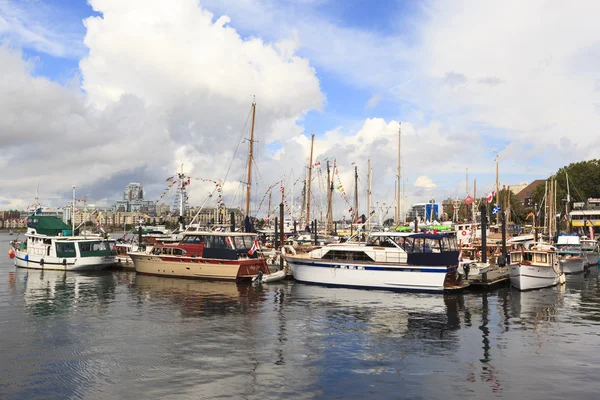 Retro boten In de haven van Victoria — Stockfoto