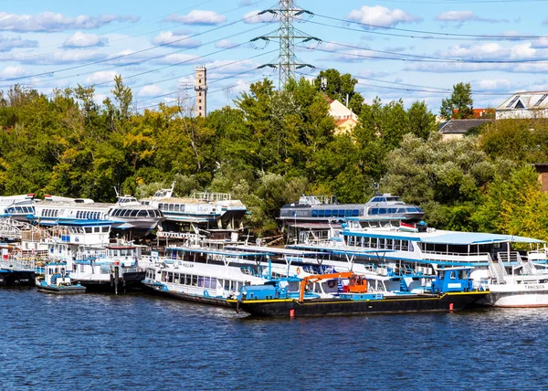 Budapest Ungarn Oktober 2020 Alte Werft Und Boote Aussteigen Oldtimer — Stockfoto