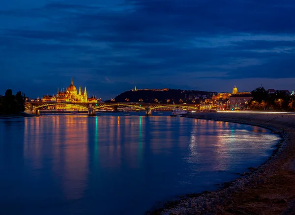 Budapeste Panorama Noturno Casa Parlamento Castelo Real Com Ponte Margaret — Fotografia de Stock