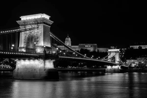 Imponente Castillo Buda Puente Las Cadenas Por Noche Patrimonio Humanidad —  Fotos de Stock