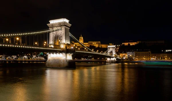 Den Imponerande Buda Castle Och Chain Bridge Natten Världsarv — Stockfoto