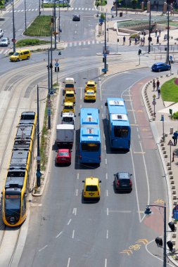Budapeşte, Macaristan - 17 Haziran 2018: Ariel, Budapeşte 'nin bazı kesimlerinde trafik akışı olarak görülüyor 